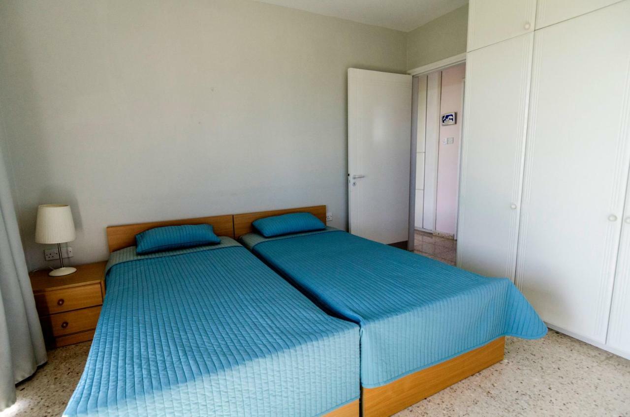 Blue Bay Beach House Larnaca Extérieur photo