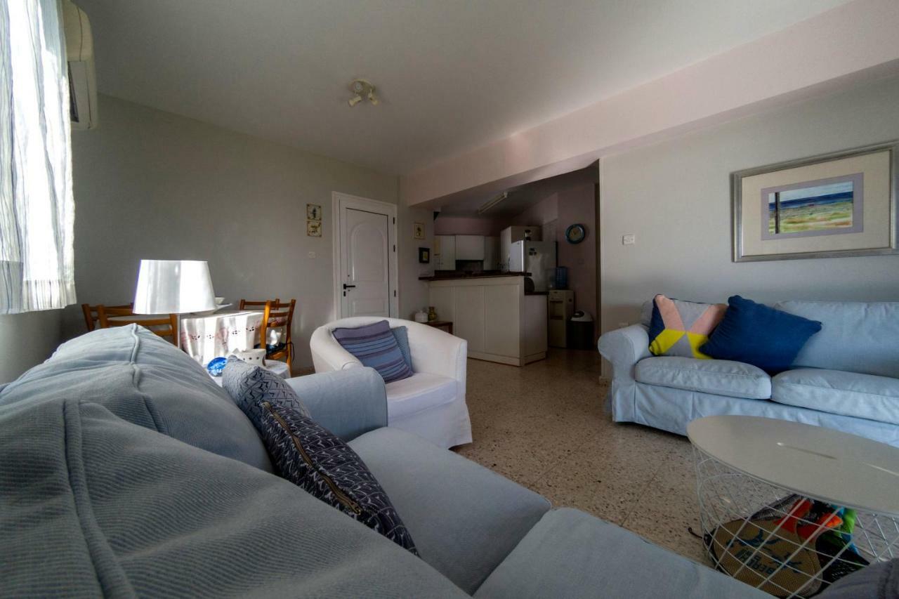 Blue Bay Beach House Larnaca Extérieur photo