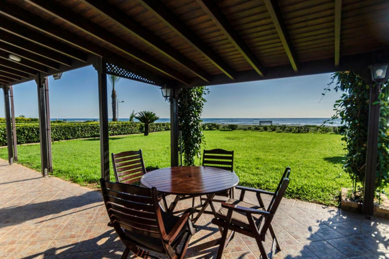 Blue Bay Beach House Larnaca Extérieur photo