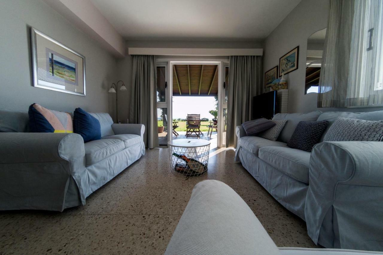 Blue Bay Beach House Larnaca Extérieur photo